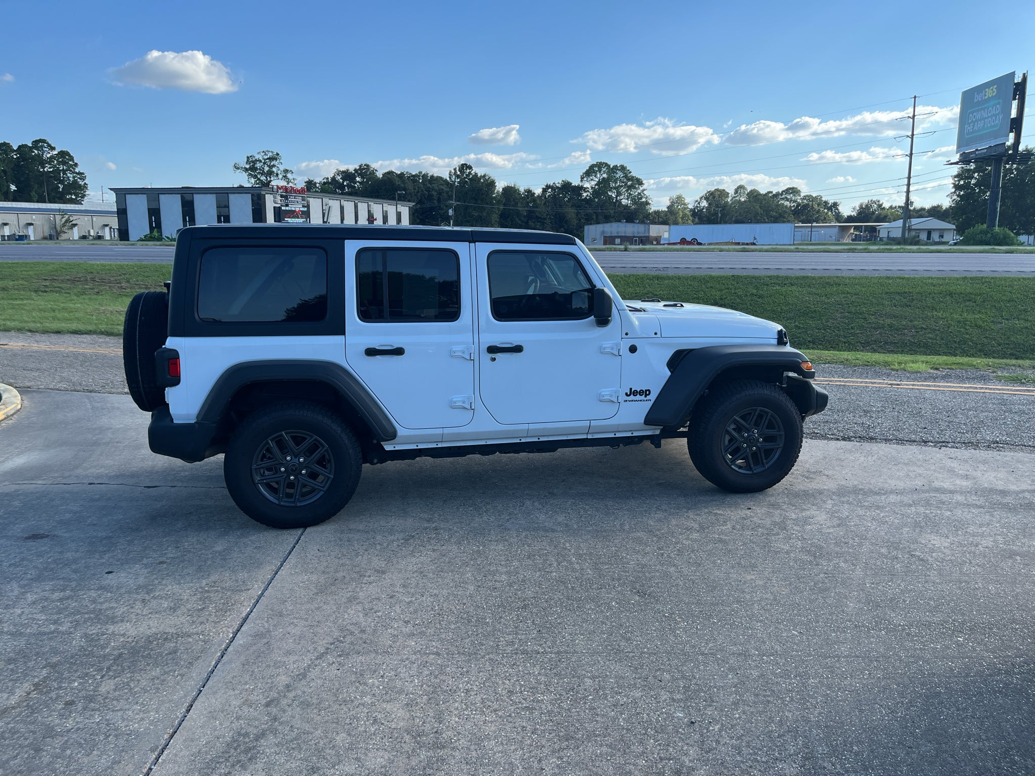 2025 Jeep Wrangler 4-Door Sport S - Photo 3