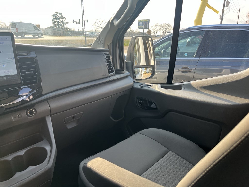 2023 Ford Transit Wagon XLT