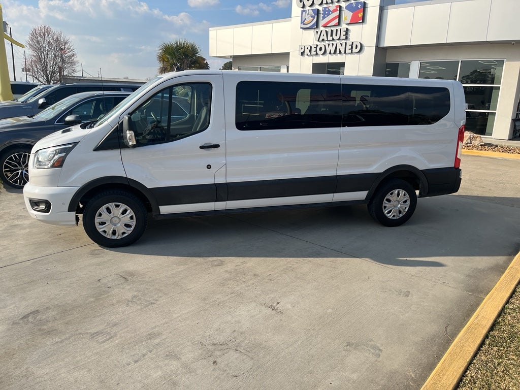 2023 Ford Transit Wagon XLT