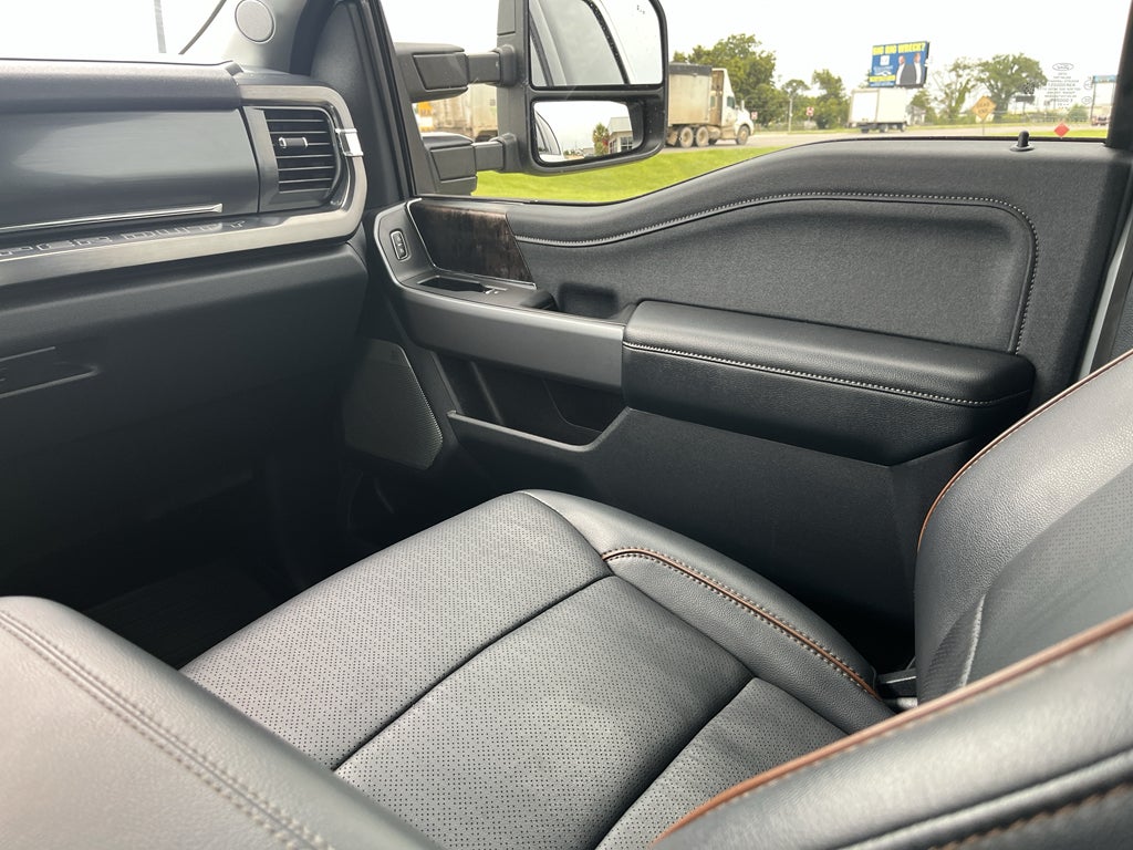 2025 Ford F-250 Super Duty LARIAT