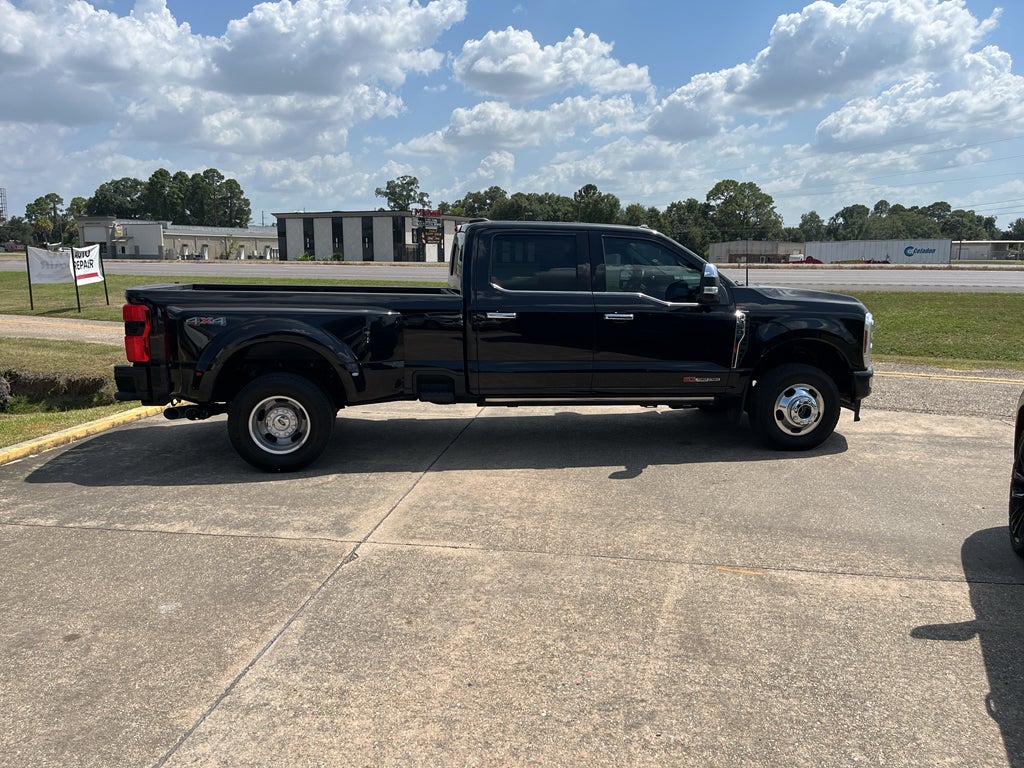2024 Ford F-350 Super Duty Platinum