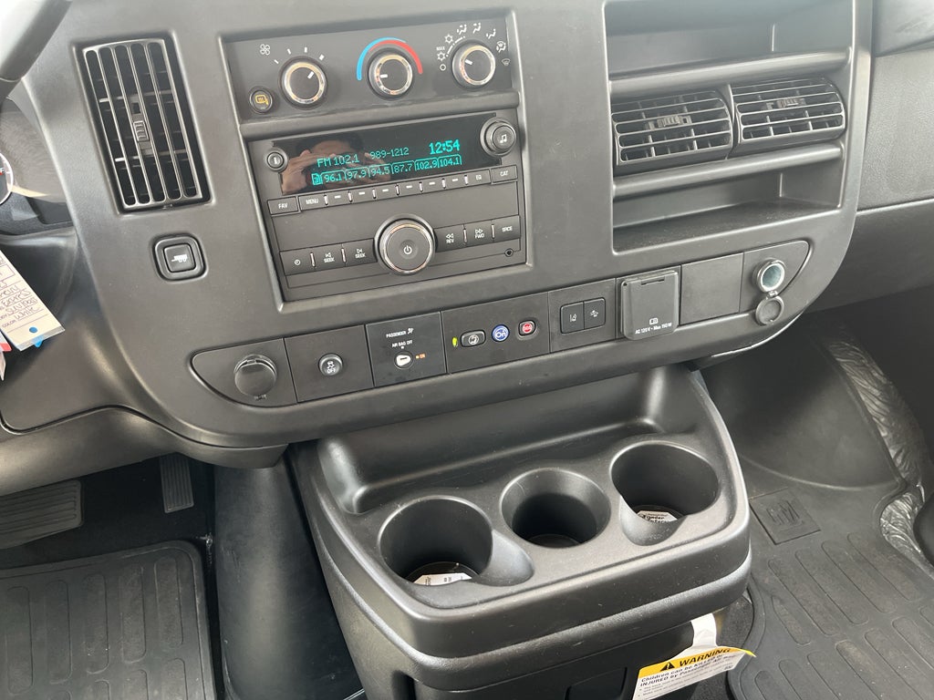 2025 Chevrolet Express 3500 LT