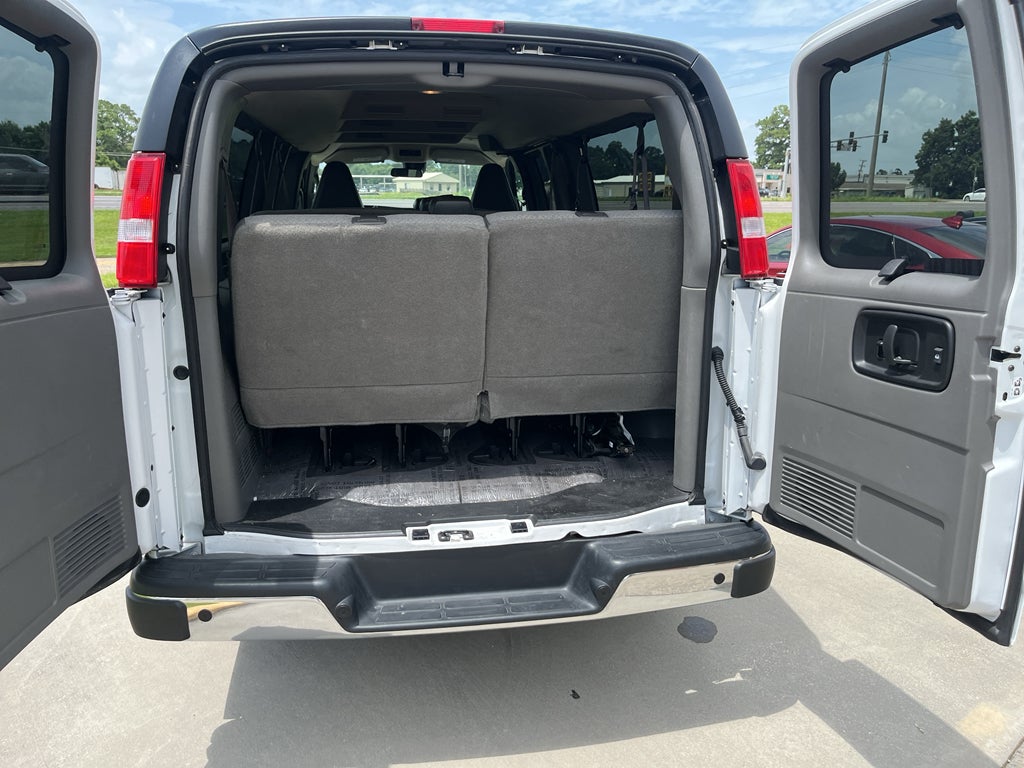 2025 Chevrolet Express 3500 LT