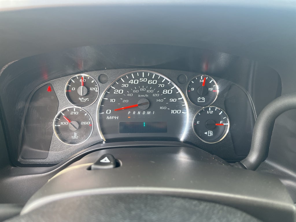 2025 Chevrolet Express 3500 LT
