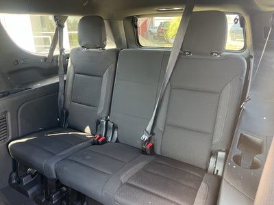 2023 Chevrolet Suburban LS