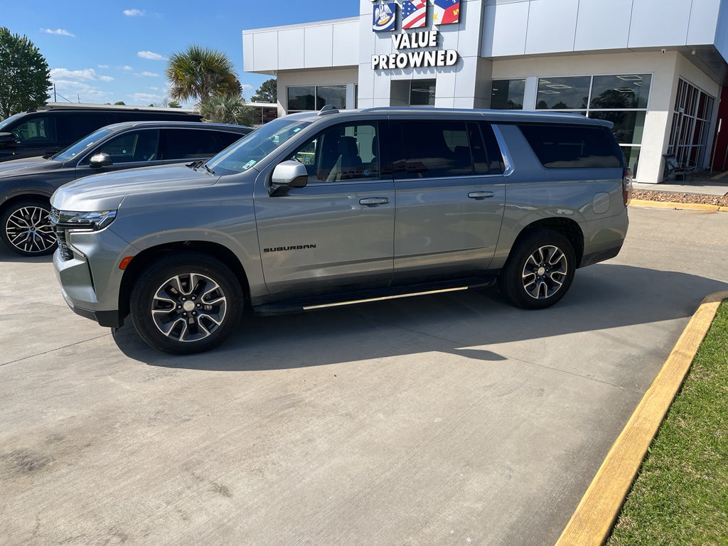 2023 Chevrolet Suburban LS