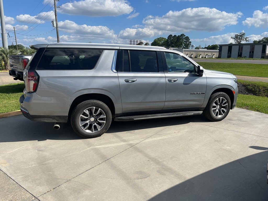2023 Chevrolet Suburban LS