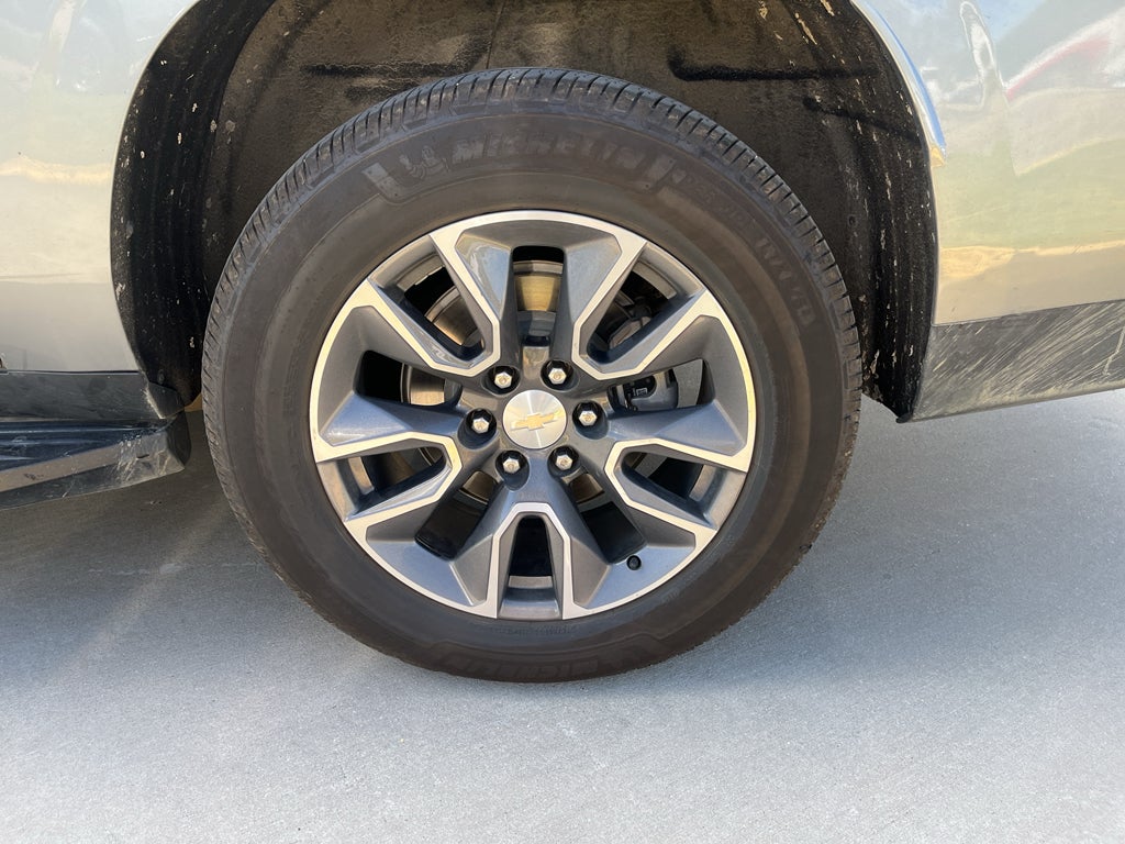 2023 Chevrolet Suburban LS