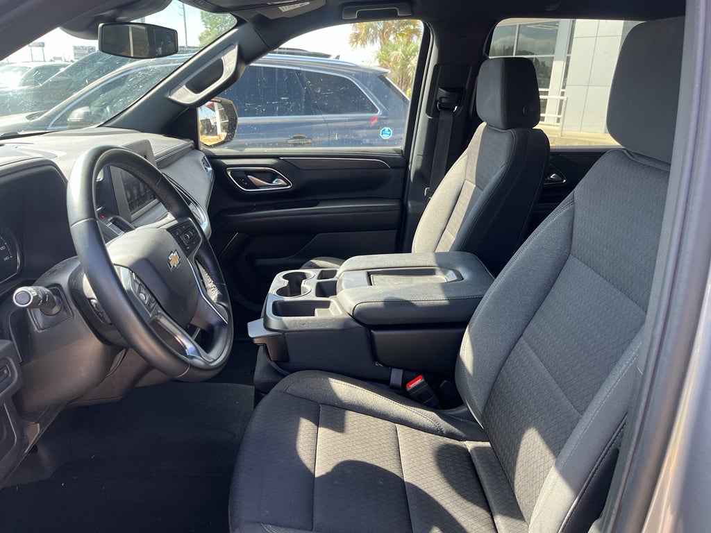 2023 Chevrolet Suburban LS