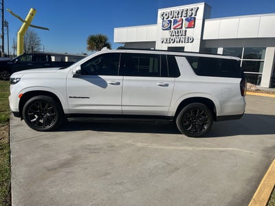 2023 Chevrolet Suburban RST