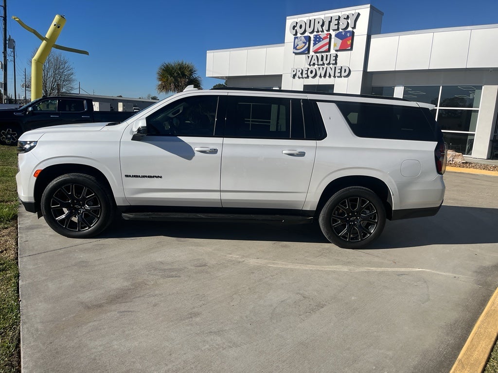 2023 Chevrolet Suburban RST