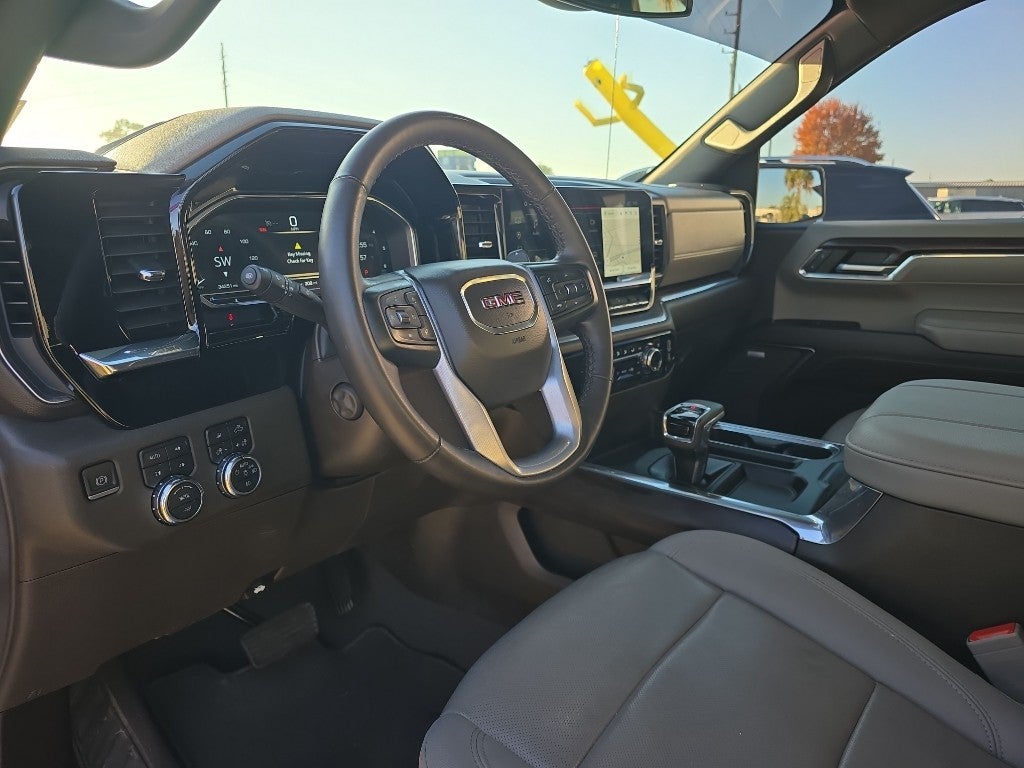 2023 GMC Sierra SLT
