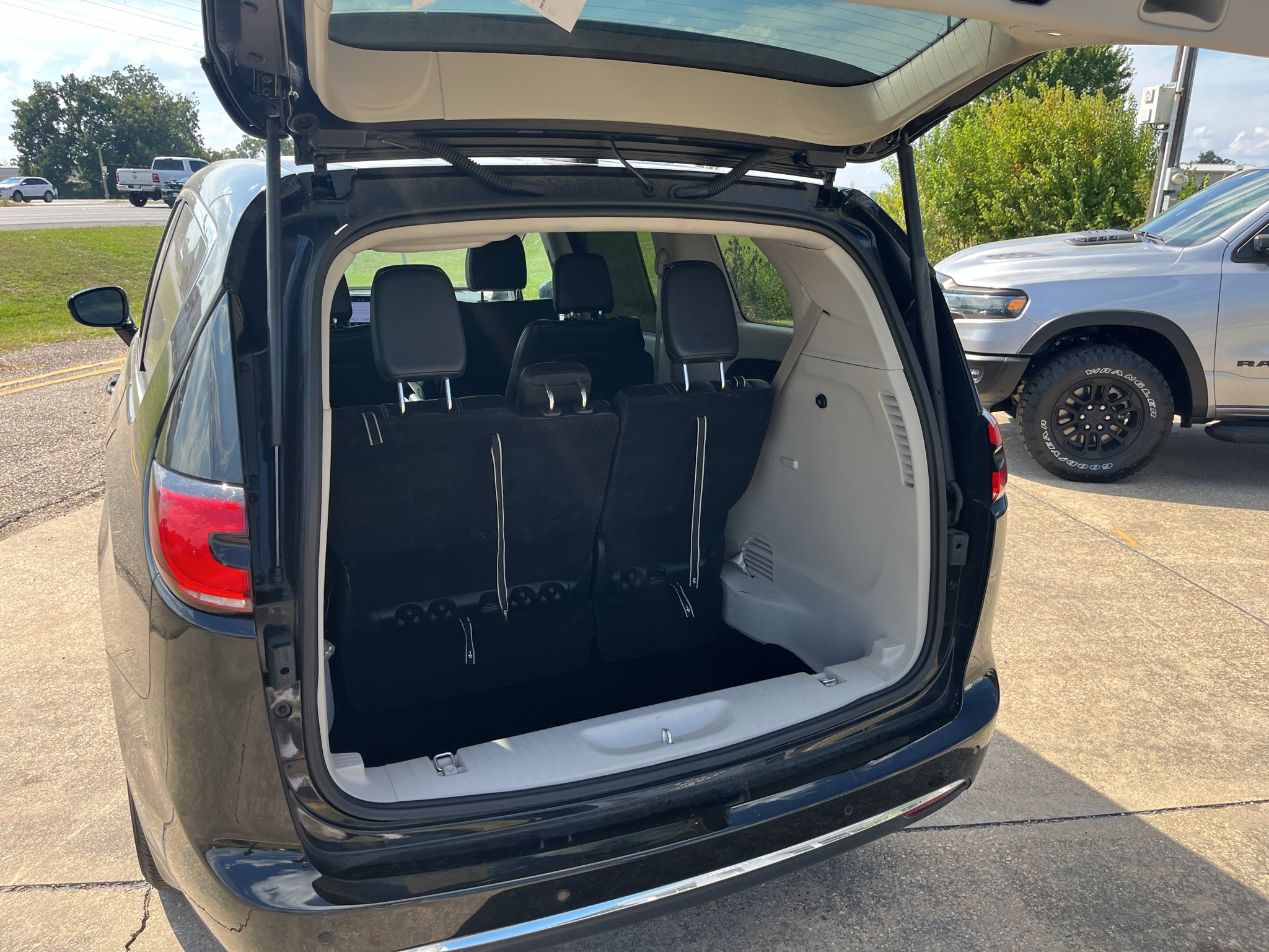 2024 Chrysler Pacifica Touring L