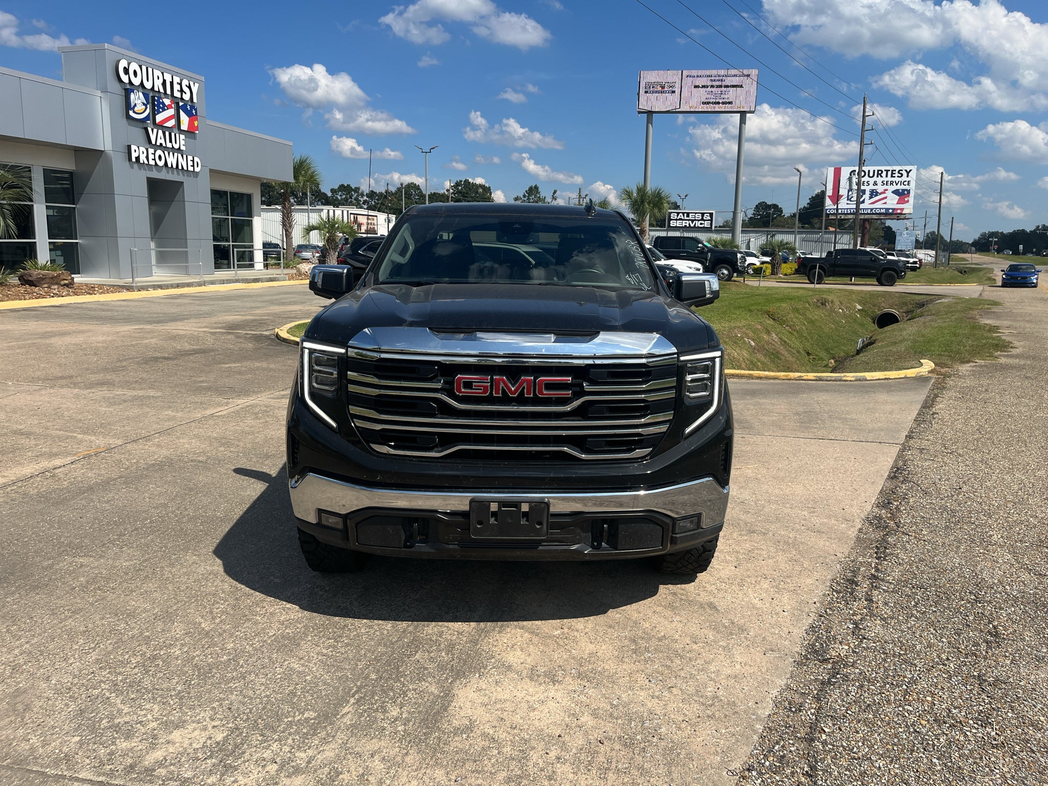 2025 GMC Sierra 1500 SLT