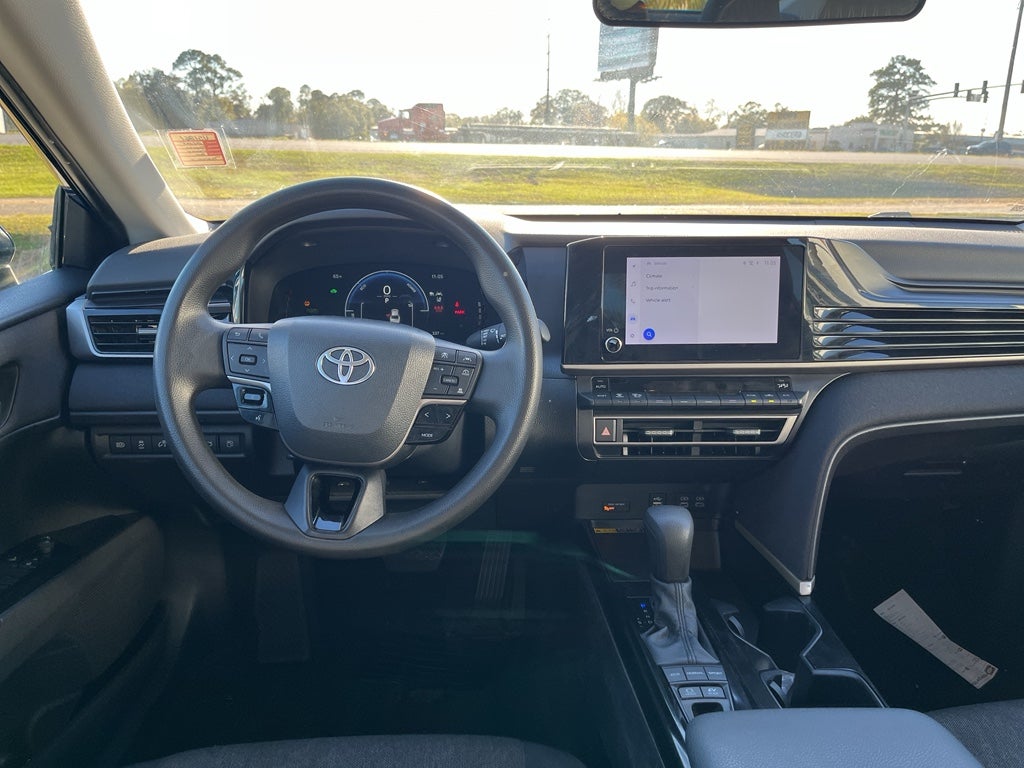 2025 Toyota Camry Hybrid LE