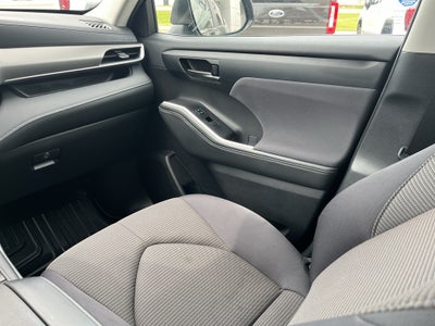 2025 Toyota Highlander LE