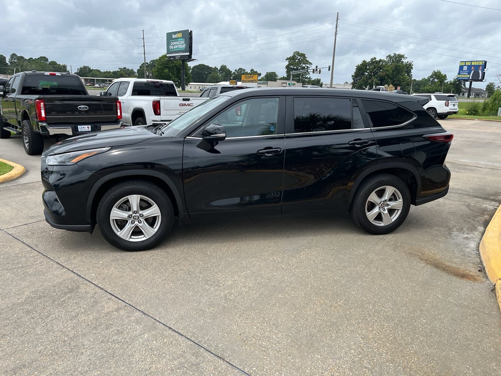 2025 Toyota Highlander LE