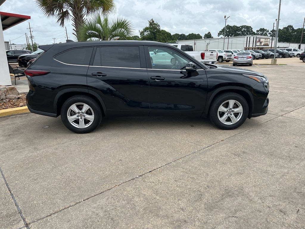 2025 Toyota Highlander LE