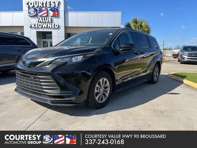 2024 Toyota Sienna LE