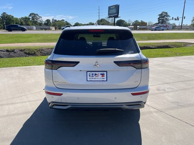 2025 Mitsubishi Outlander Base