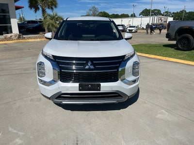 2025 Mitsubishi Outlander Base