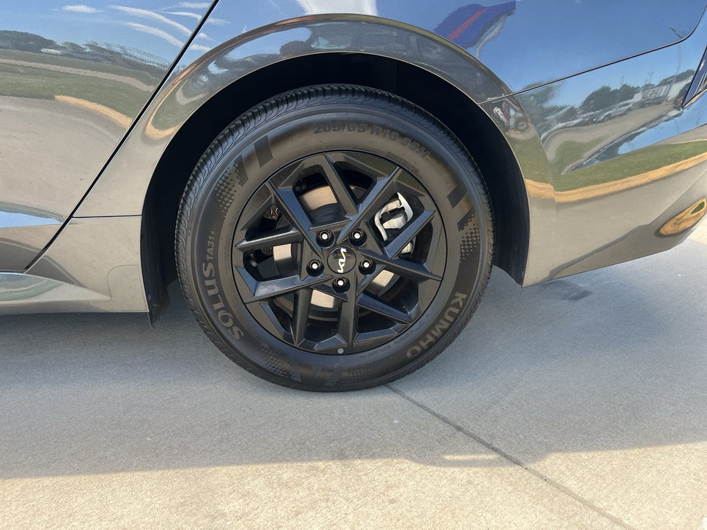 2025 Kia K5 LXS