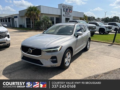 2022 Volvo XC60 B5 Momentum