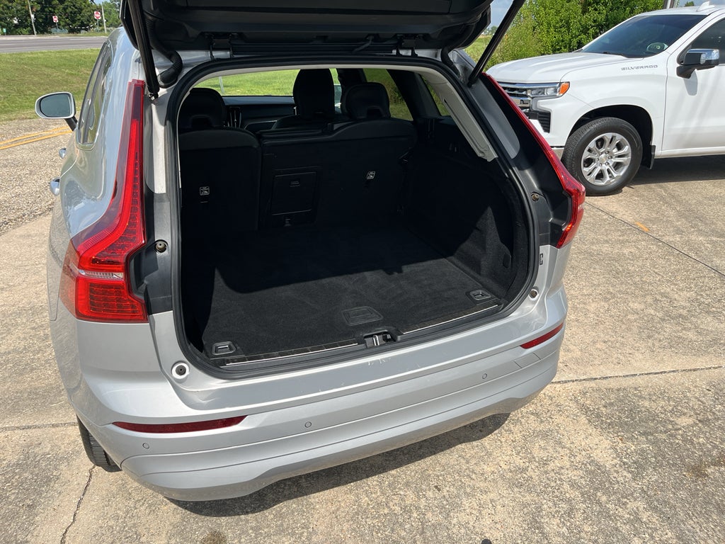 2022 Volvo XC60 B5 Momentum